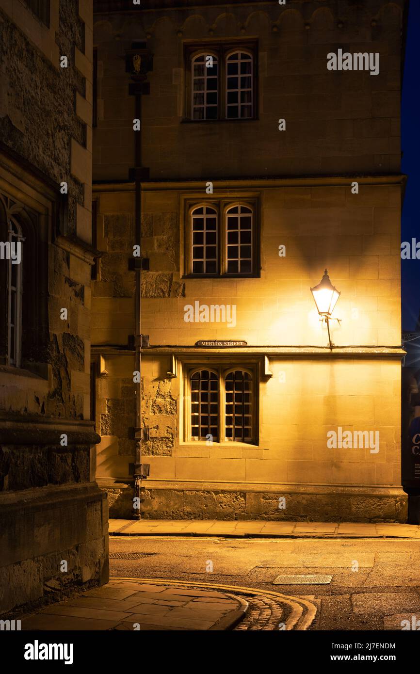 Rue Merton à l'angle la nuit. Oxford, Oxfordshire, Angleterre Banque D'Images
