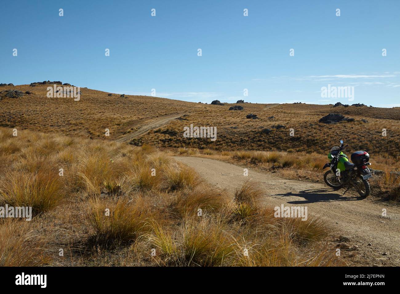 Vélo d'aventure sur le Old Dunstan Trail, Rough Ridge, Maniototo, Central Otago, South Island, Nouvelle-Zélande Banque D'Images