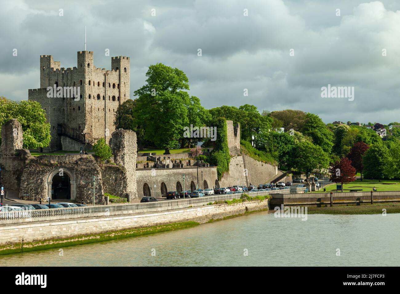 Après-midi de printemps au château de Rochester, dans le Kent, en Angleterre. Banque D'Images