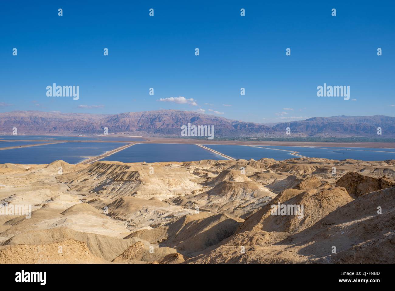 Le mont Sodome (Har Sedom) est une colline le long de la partie sud-ouest de la mer Morte en Israël; il fait partie de la Réserve naturelle du désert judéo. Il prend ses Banque D'Images