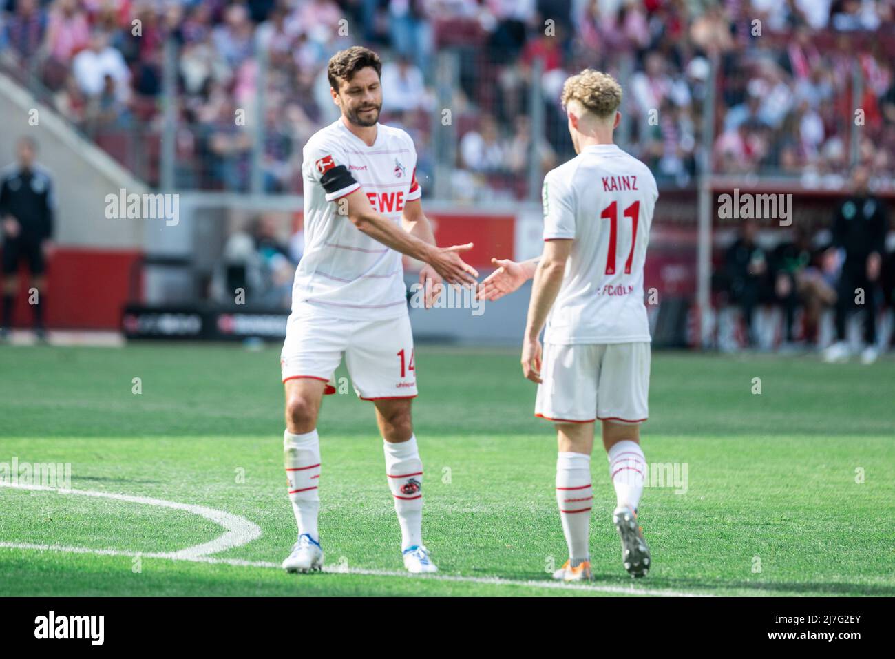 Köln, RheinEnergieStadion, 07.05.22: Jonas Hector 1.FC Koeln (L) klatscht ab mit Florian Kainz 1.FC Koeln im Spiel der 1.Bundesliga 1.FC Köln vs. VFL Banque D'Images