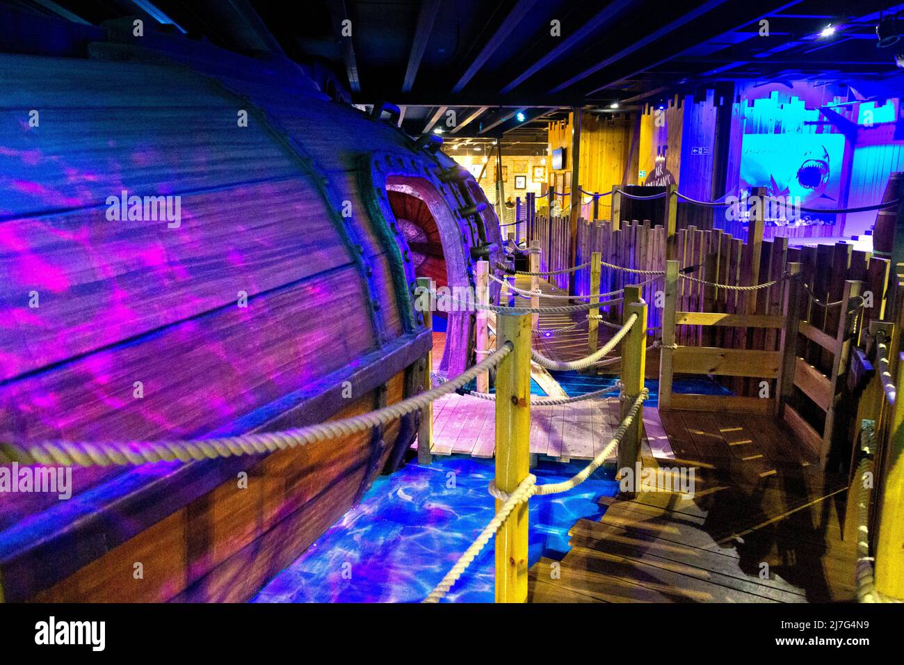 Mini-parcours de golf Ocean Adventurer à MR Mulligan's Lost World, Stevenage, Hertfordshire, Royaume-Uni Banque D'Images