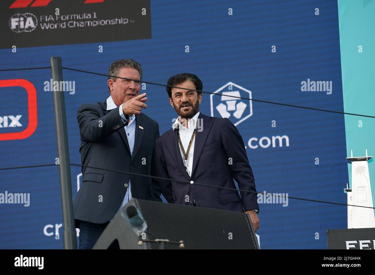 Miami, États-Unis. 08th mai 2022. 08.05.2022, Miami International Autodrome, Miami, FORMULE 1 CRYPTO.COM GRAND PRIX DE MIAMI, im Bild football Legende Dan Marino mit FIA Prasident Mohammed ben Sulayem crédit: Independent photo Agency/Alamy Live News Banque D'Images