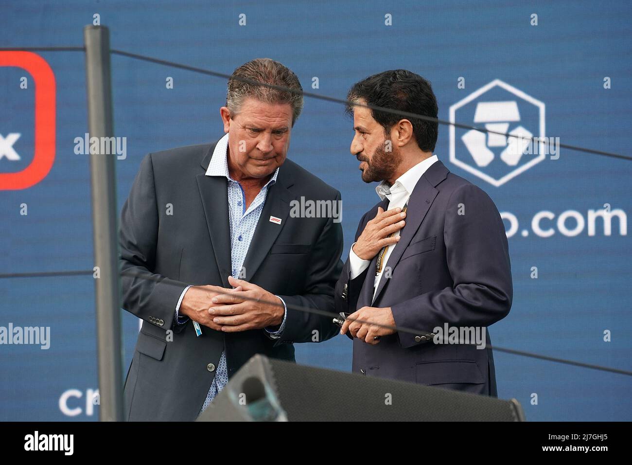 Miami, États-Unis. 08th mai 2022. 08.05.2022, Miami International Autodrome, Miami, FORMULE 1 CRYPTO.COM GRAND PRIX DE MIAMI, im Bild football Legende Dan Marino mit FIA Prasident Mohammed ben Sulayem crédit: Independent photo Agency/Alamy Live News Banque D'Images