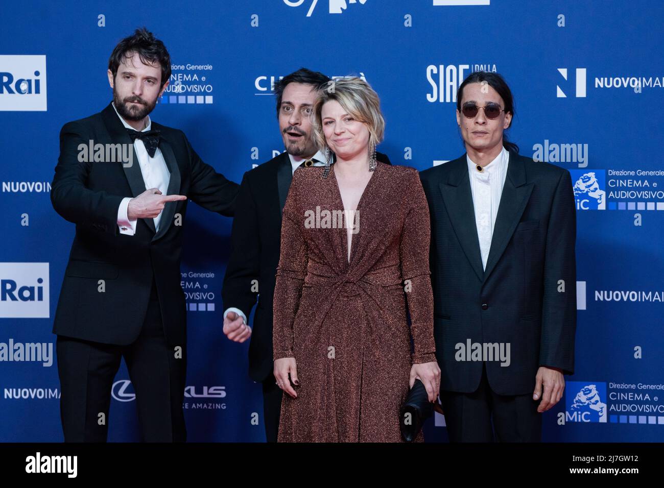 Rome, Italie, le 3 mai 2022 - Fabio d'Innocenzo, Roberta Sammarelli, Alberto Ferrari et Luca Ferrari du groupe de musique 'Verdena' assistent au tapis rouge du 'Devid di Donatello 'prix 2022. Crédits: Luigi de Pompeis/Alamy Live News Banque D'Images