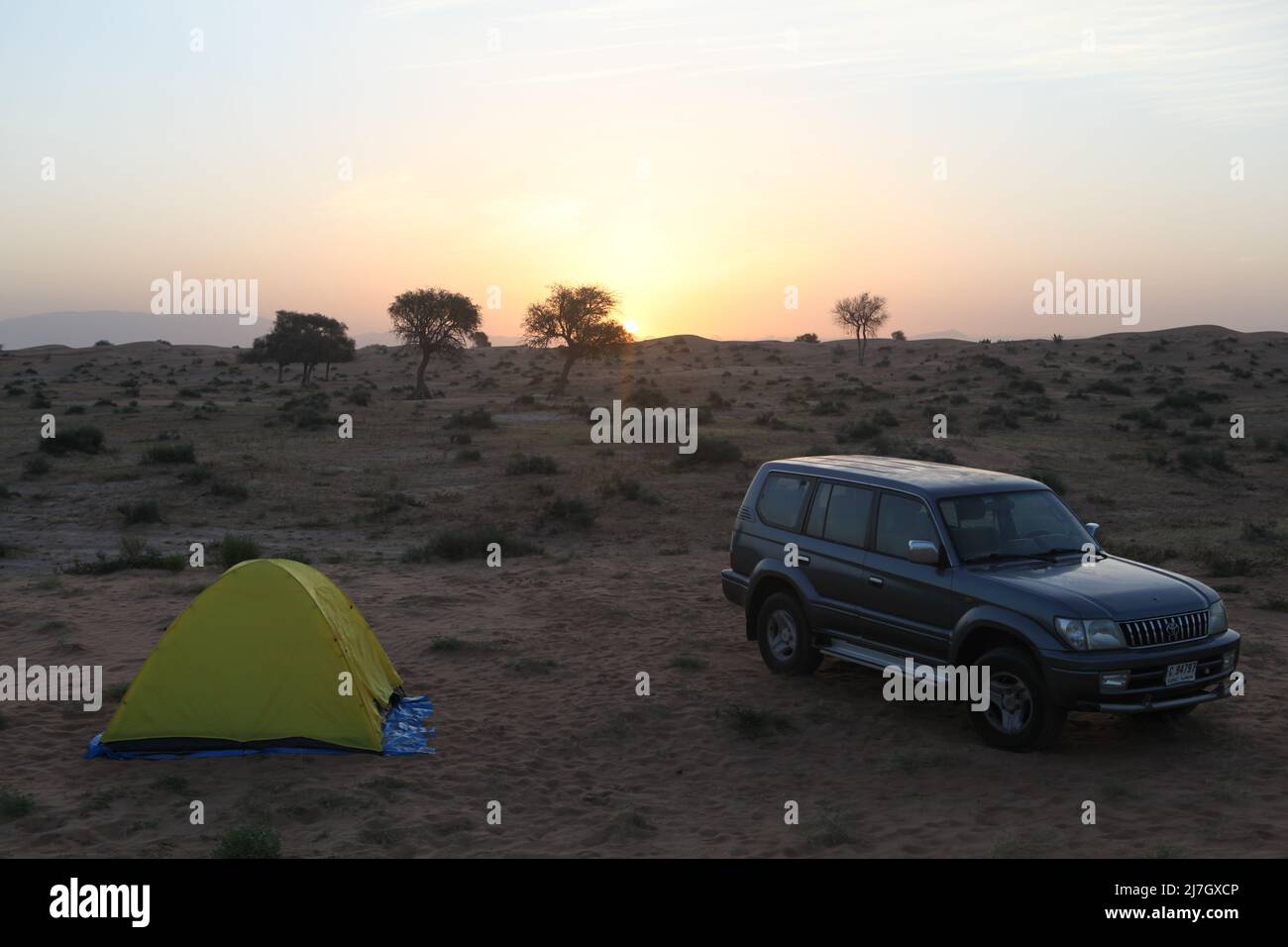 Camping dans le désert, Ras al Khaimah, eau Banque D'Images