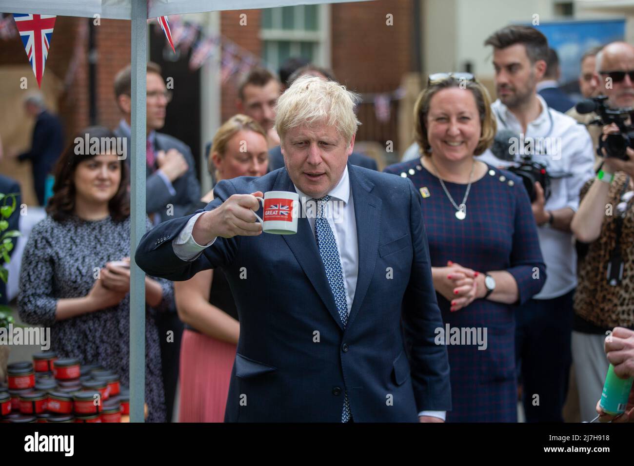 Londres, Angleterre, Royaume-Uni. 9th mai 2022. Le Premier ministre britannique BORIS JOHNSON est vu dans Downing Street lors de l'événement de présentation du numéro 10. (Image de crédit : © Tayfun Salci/ZUMA Press Wire) Banque D'Images