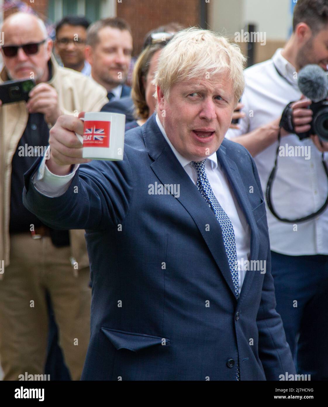 Londres, Angleterre, Royaume-Uni. 9th mai 2022. Le Premier ministre britannique BORIS JOHNSON visite les stands de Downing Street pendant le salon de présentation numéro 10. (Image de crédit : © Tayfun Salci/ZUMA Press Wire) Banque D'Images