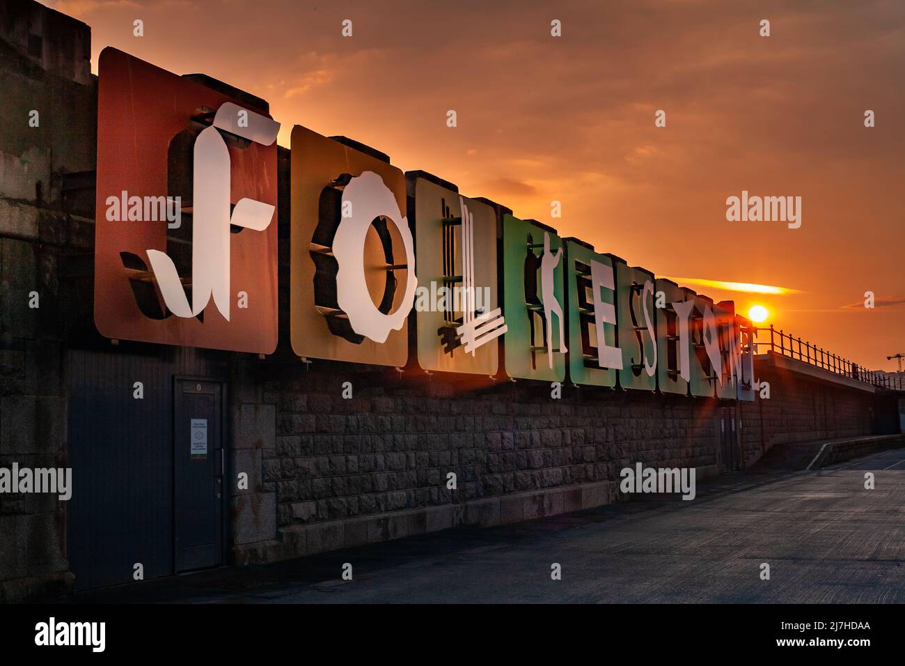 Coucher de soleil sur le port de Folkestone Banque D'Images