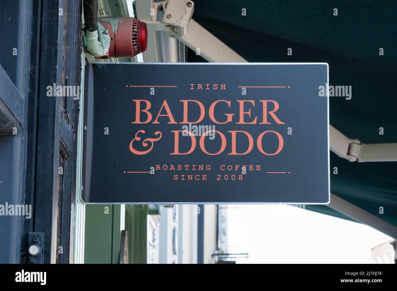 Kilkenny, Irlande - 20 avril 2022 : Badger & Dodo Coffee Roastery à Kilkenny, Irlande. Banque D'Images