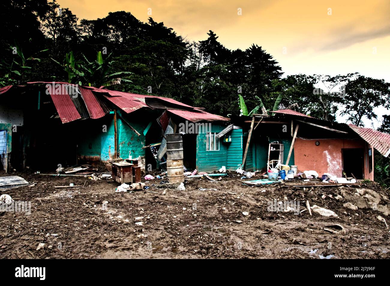 Maisons détruites par un glissement de boue, Escazu , Costa Rica Banque D'Images