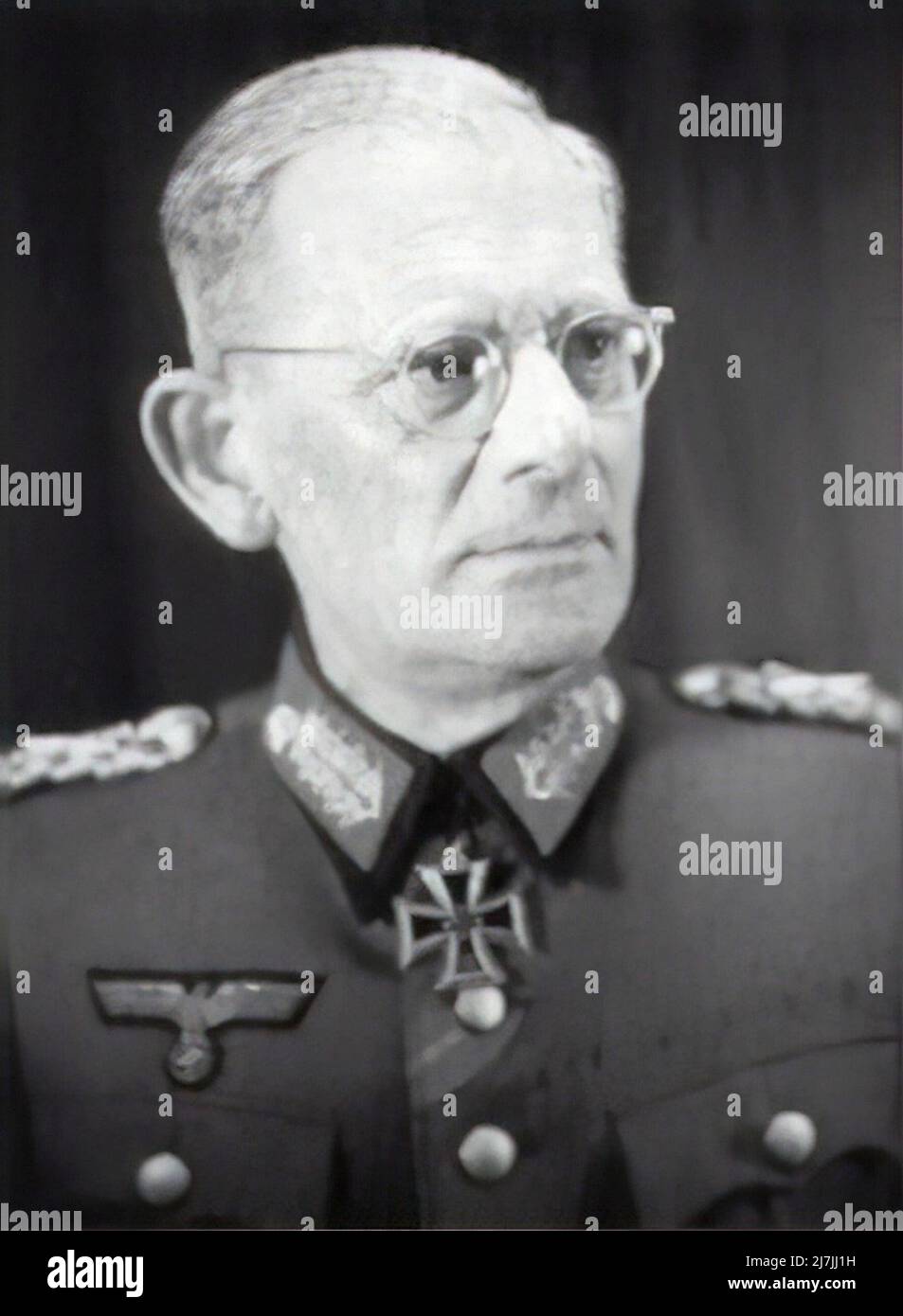 Le scendily nommé Maximilian Maria Joseph Karl Gabriel Lamoral Reichsfreiherr von und zu Weichs an der Gron (également connu sous le nom de Maximilan von Weichs) était un maréchal dans la Wehrmacht de l'Allemagne nazie pendant la Seconde Guerre mondiale Au cours de l'affaire Blue, l'offensive allemande dans le sud de la Russie, il était commandant du groupe d'armée B. en 1944, Weichs commandait le groupe d'armée F dans les Balkans, supervisant le retrait allemand de la Grèce et de la majeure partie de la Yougoslavie. Banque D'Images