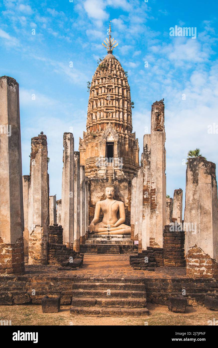 Wat Phra Sri Rattana Mahathe Temple Rajaworaviharn et bouddha dans le parc historique si Satchanalai, Thaïlande Banque D'Images