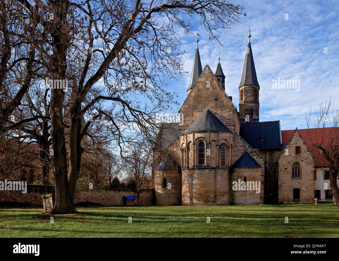 Hamersleben b Halberstadt kath Stiftskirche St Pankratius 73171a Erbaut 1112-40 Ansicht von Osten Turmhelme von 1512 südliche Apsis 1887 neu errichtet Banque D'Images