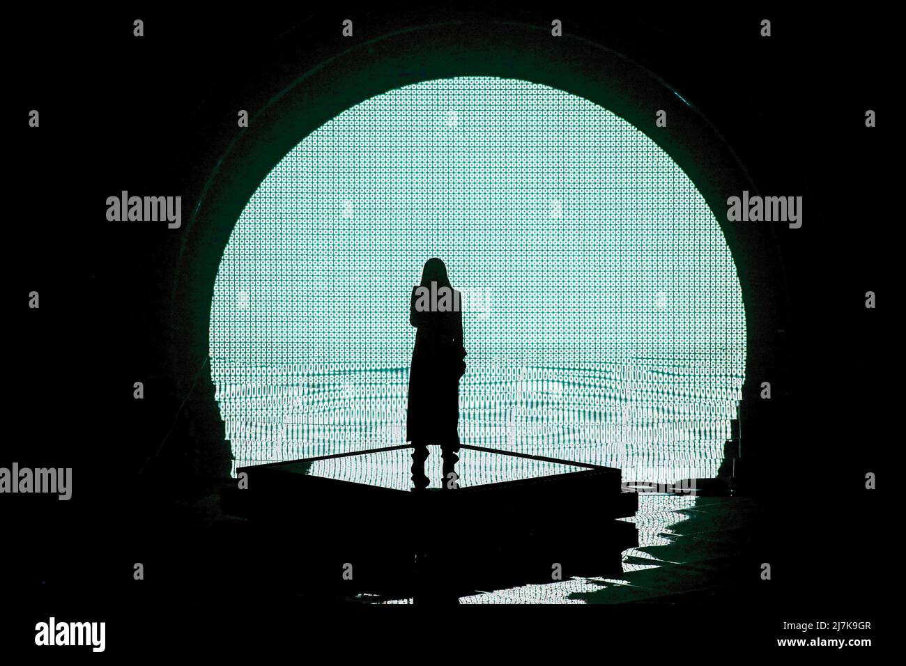 S10 (de Diepte) pays-Bas pendant le Concours Eurvision Song 2022, première demi-finale - répétition de robe le 09 mai 2022 à Pala Alpitour à Turin, Ital Banque D'Images