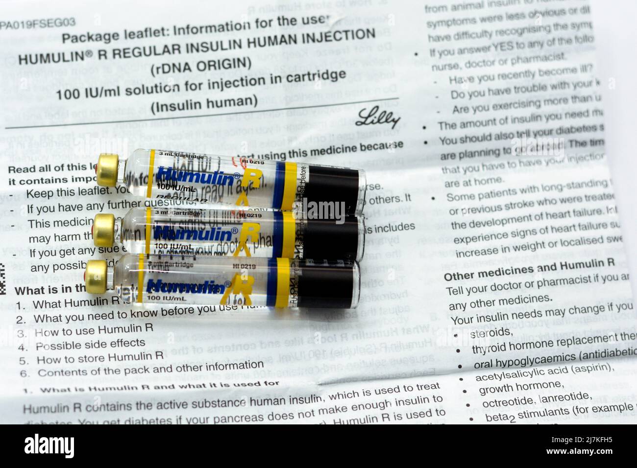 Le Caire, Egypte, janvier 2 2022, Humulin R insuline humaine rDNA 100 UI solution pour injection sous-cutanée ou intraveineuse dans une cartouche utilisée dans le pat diabétique Banque D'Images
