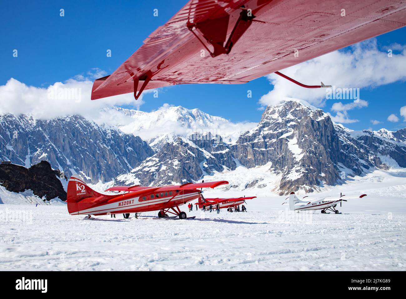 Atterrissage sur le glacier Kahiltna avec la compagnie de taxi aérien Talkeetna, parc national Denali, Alaska Banque D'Images