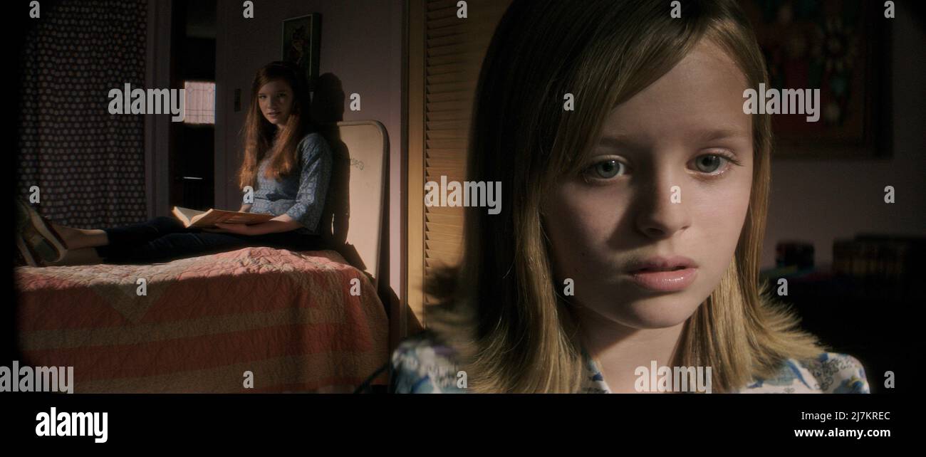 Ouija: Origine du mal année : 2016 USA Directeur : Mike Flanagan Annalise Basso, Lulu Wilson Banque D'Images