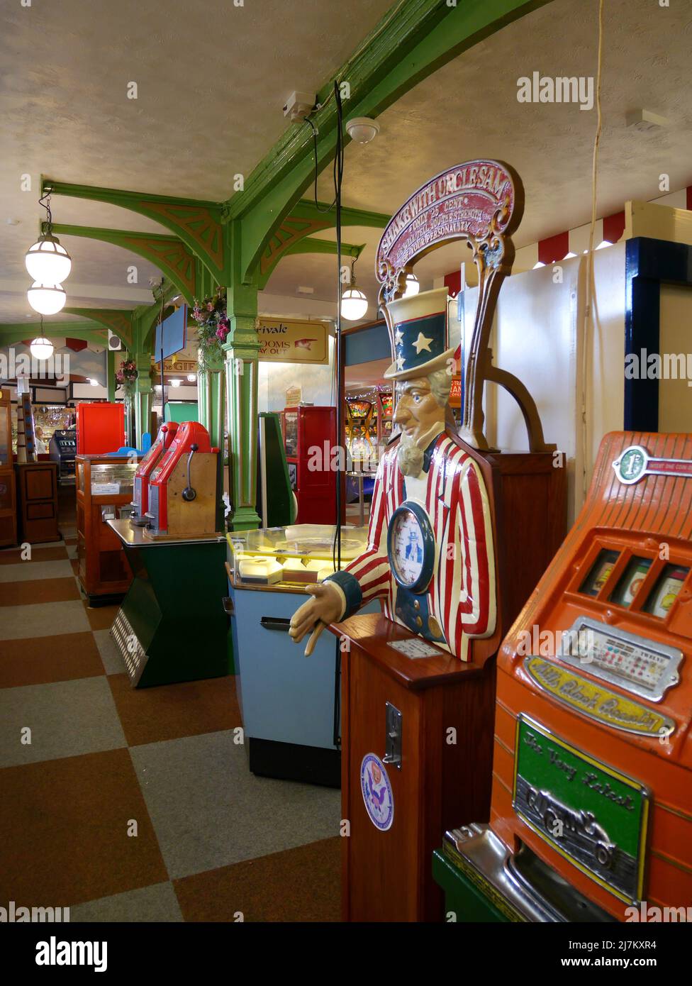 Vintage sur la jetée Old Penny Entertainment machines, Great Yarmouth, Norfolk, Angleterre, Royaume-Uni, Banque D'Images