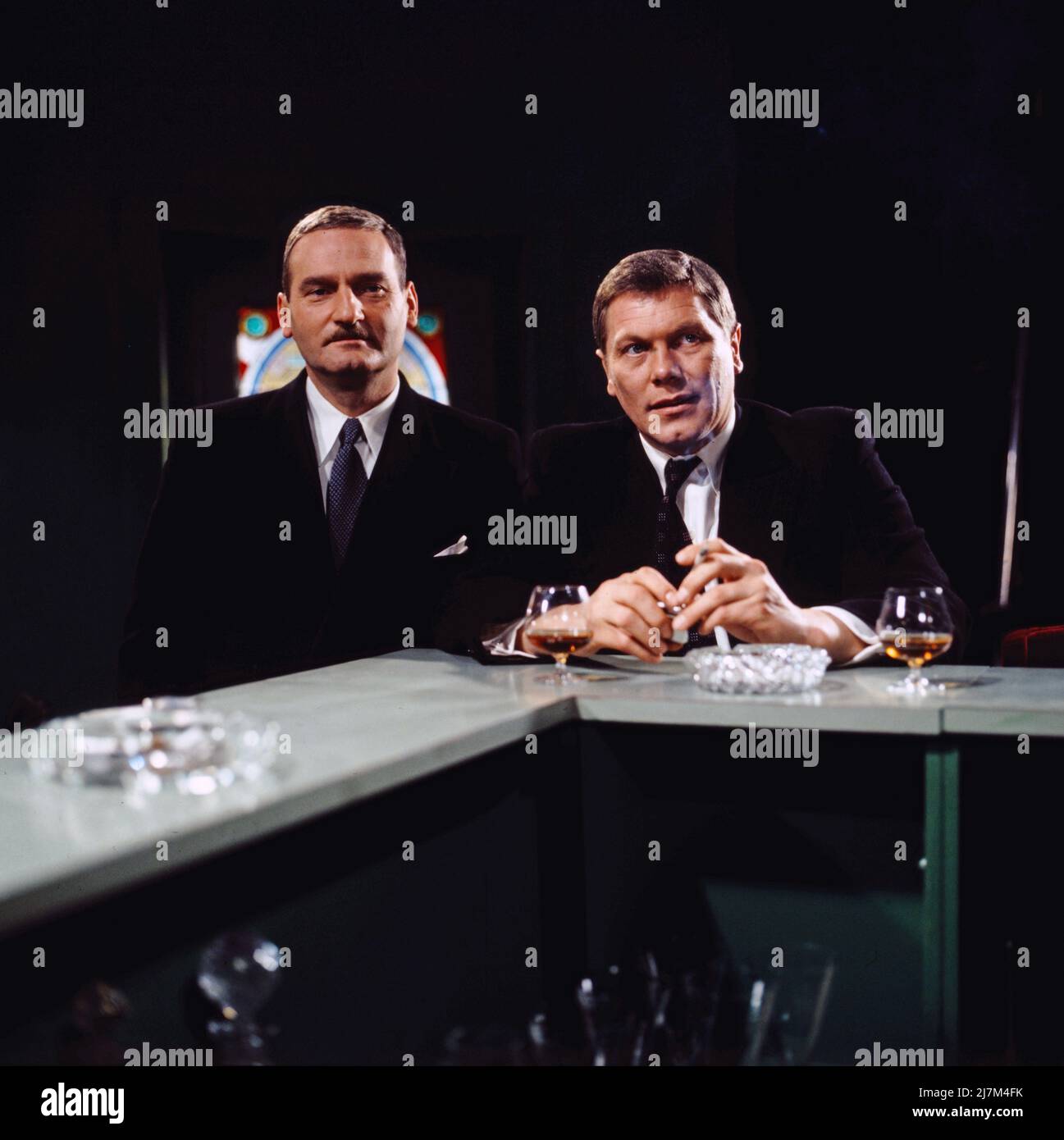 Reihard Heydrich - Directeur des Todes, ZDF Historienfilm, Deutschland, 1977, Regie: Heinz Schirk, Szene: Friedrich G. Beckhaus, Dieter Ohlendiek. Reinhard Heydrich - responsable des terreurs, TV historica film, Allemagne, 1977, réalisé par Heinz Schirk, scène: Friedrich G. Beckhaus et Dieter Ohlendiek Banque D'Images