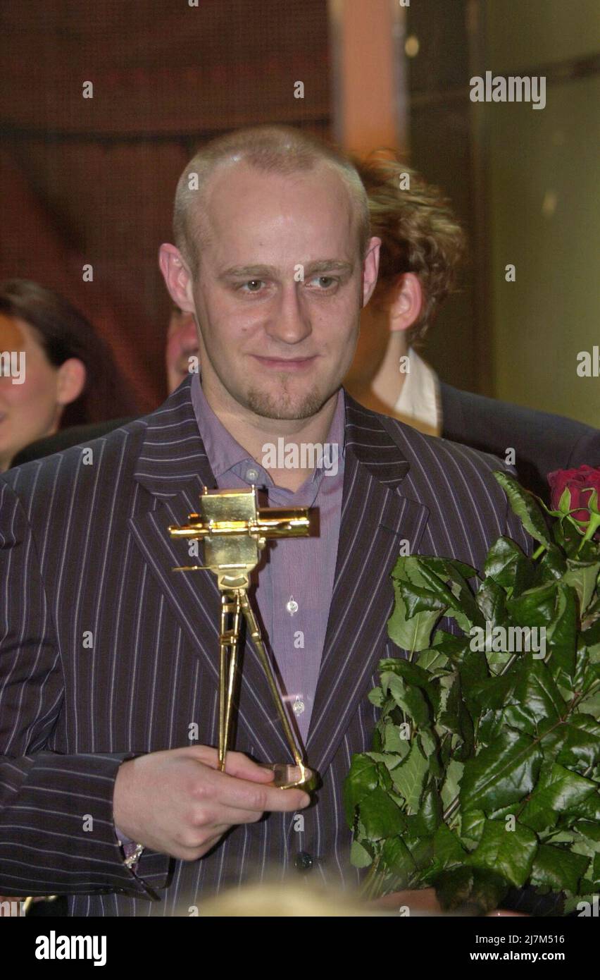Jürgen Vogel als Preisträger BEI der Verleihung der 'Goldenen Kamera' à Berlin, Allemagne 2003. Banque D'Images