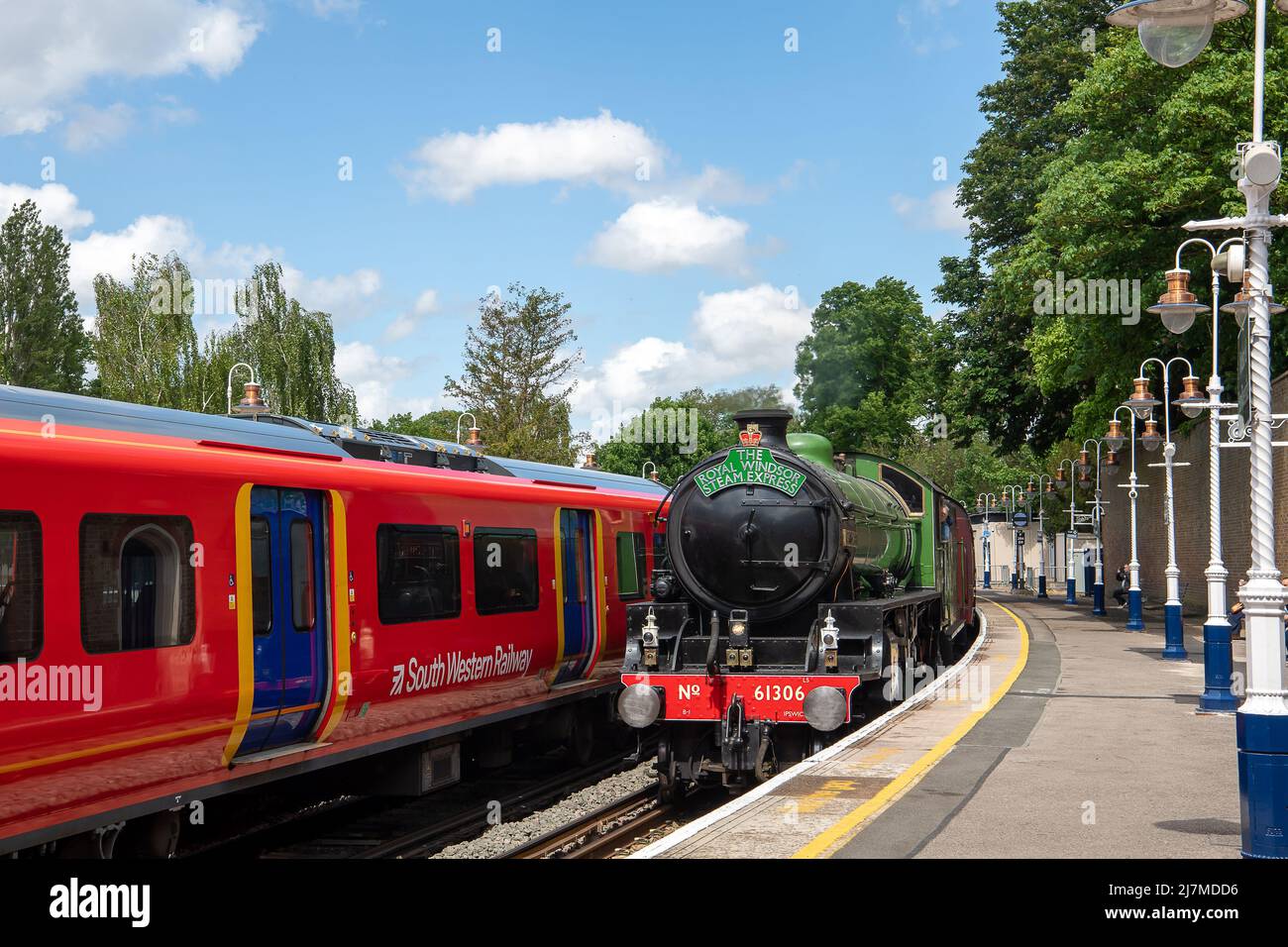 Windsor, Berkshire, Royaume-Uni. 10th mai 2022. Le Royal Windsor Steam Express est arrivé à la gare Windsor & Eton Riverside de Windsor aujourd'hui pour la première fois cette année. Le moteur à vapeur Mayflower a voyagé de London Victoria et fera des voyages de passagers à destination et en provenance de Windsor tous les mardis au cours de l'été. Crédit : Maureen McLean/Alay Live News Banque D'Images