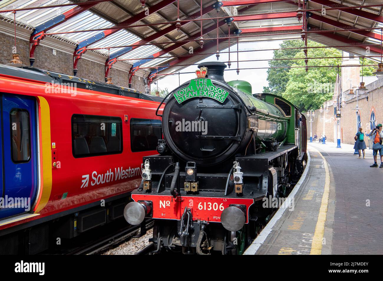 Windsor, Berkshire, Royaume-Uni. 10th mai 2022. Le Royal Windsor Steam Express est arrivé à la gare Windsor & Eton Riverside de Windsor aujourd'hui pour la première fois cette année. Le moteur à vapeur Mayflower a voyagé de London Victoria et fera des voyages de passagers à destination et en provenance de Windsor tous les mardis au cours de l'été. Crédit : Maureen McLean/Alay Live News Banque D'Images