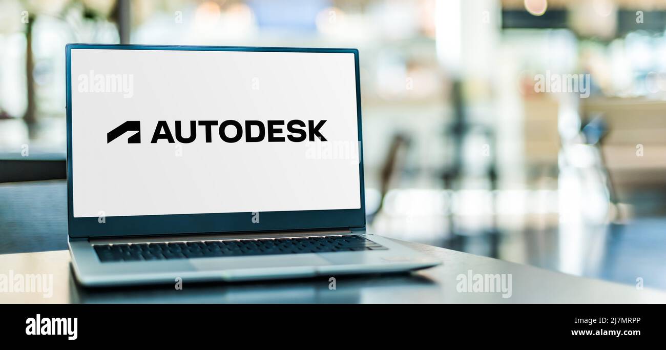 POZNAN, POL - OCT 22, 2021: Ordinateur portable affichant le logo d'Autodesk, un producteur américain de logiciels pour l'architecture, l'ingénierie, la construction Banque D'Images