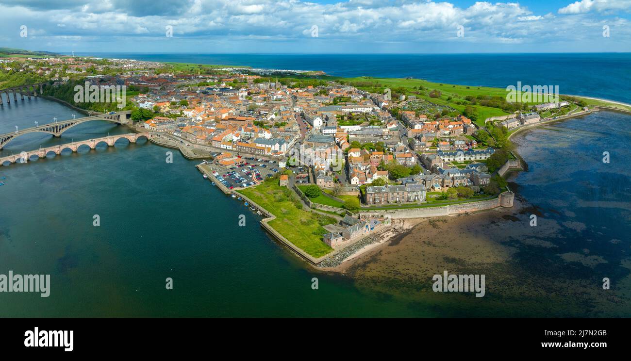 Vue aérienne du centre-ville de Berwick upon Tweed dans Northumberland, Angleterre, Royaume-Uni Banque D'Images