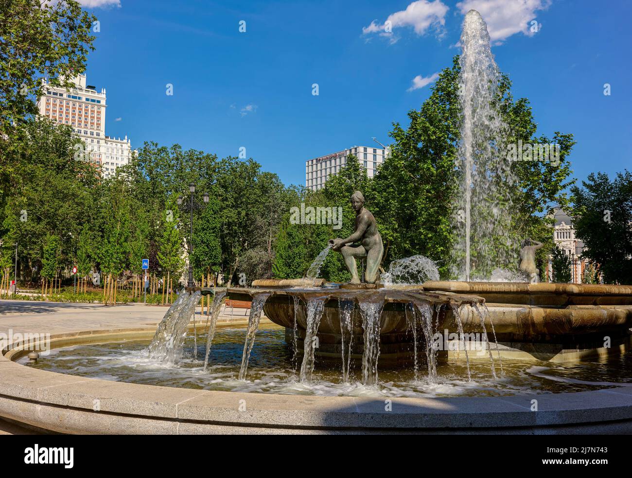 Fontaine de la coquille ou naissance de l'eau. Plaza de España. Madrid, Espagne. Banque D'Images