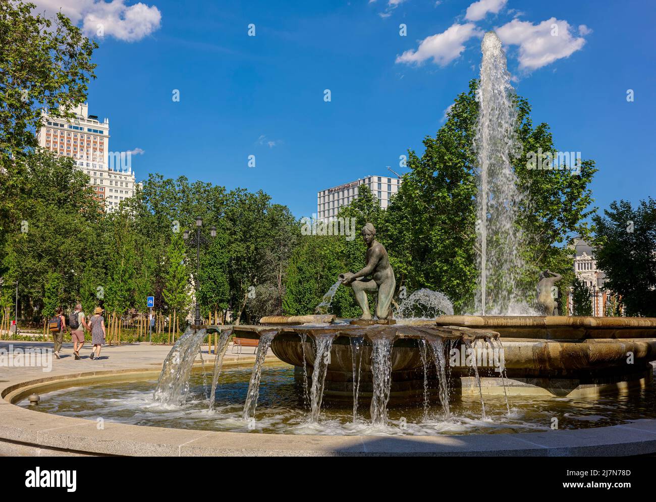 Fontaine de la coquille ou naissance de l'eau. Plaza de España. Madrid, Espagne. Banque D'Images