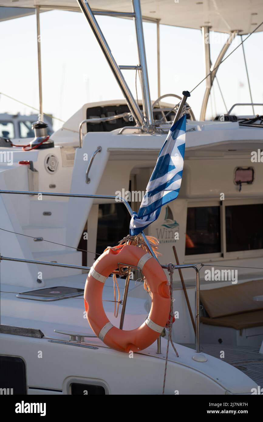 Anneau de vie d'un petit bateau.en noir et blanc. Banque D'Images