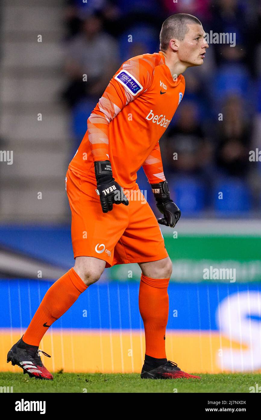 GENK, BELGIQUE - 10 MAI : gardien de but Tobe Leysen de KRC Genk pendant le match Jupiler Pro League - Europe Playoffs match entre KRC Genk et Sporting Charleroi à Cegeka Arena le 10 mai 2022 à Genk, Belgique (photo de Jeroen Meuwsen/Orange Pictures) Banque D'Images