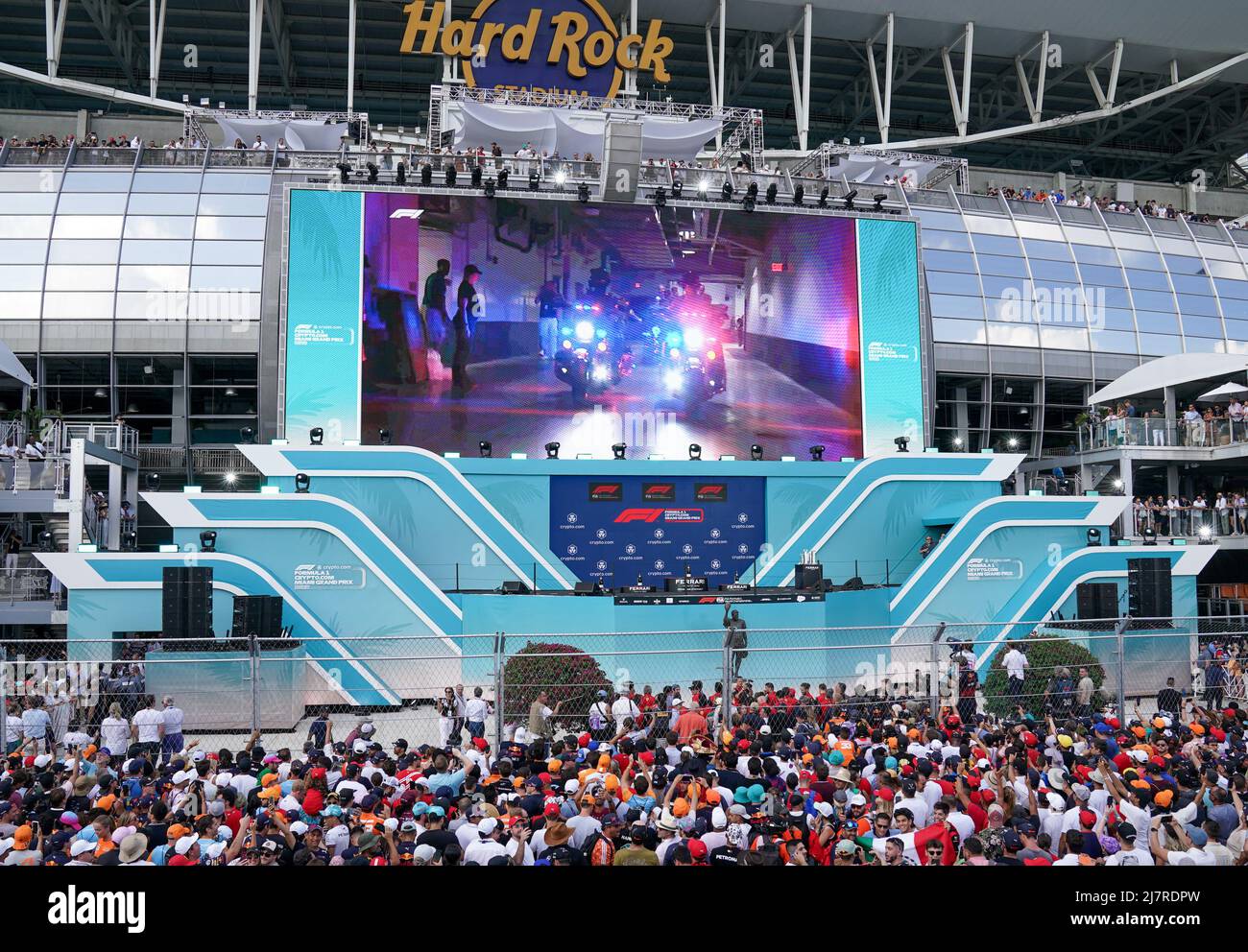 Miami International Autodrome, Miami, États-Unis le 8 mai 2022 des fans sur la piste pour les célébrations du podium pendant le Grand PRIX 2022 de MIAMI F1 - FORMULE 1 CRYPTO.COM, Eleanor Hoad Banque D'Images