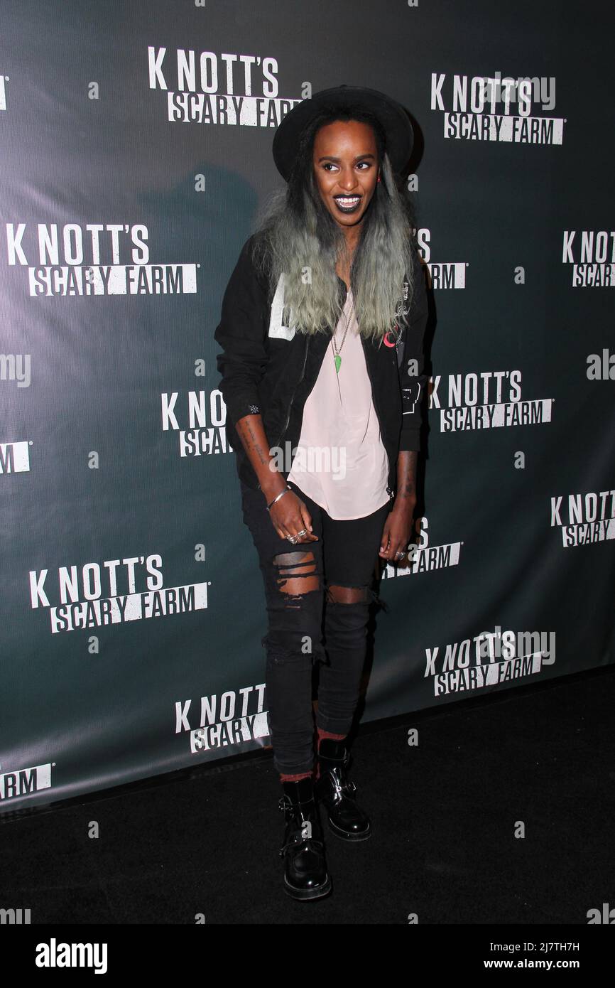 LOS ANGELES - octobre 3 : Angel Haze à la Knott's Scary Farm Celebrity ouverture de VIP à Knott's Berry Farm le 3 octobre 2014 à Buena Park, Californie Banque D'Images