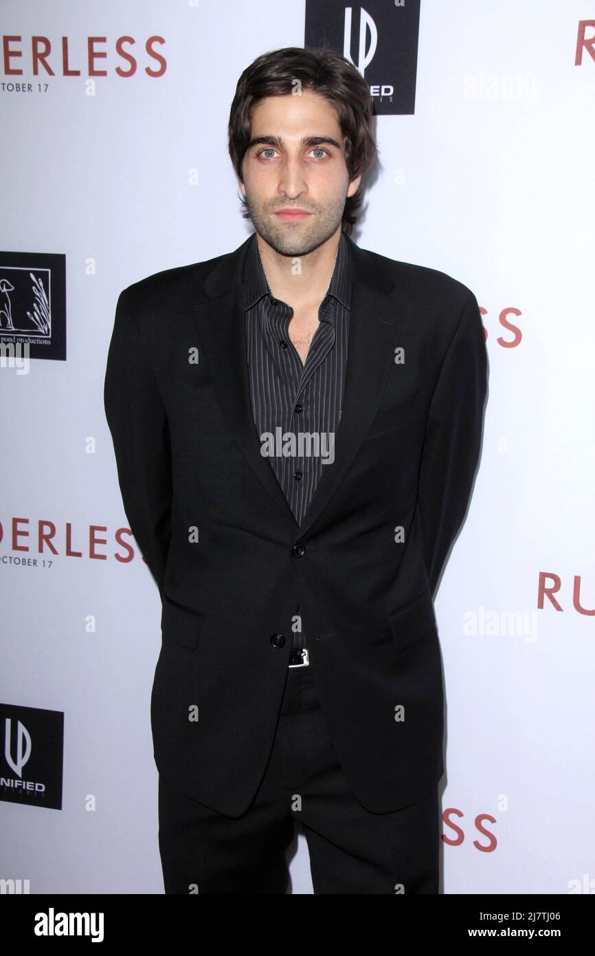 LOS ANGELES - OCT 7: Joey Bicicchi à la première 'rudderless' au Vista Theatre le 7 octobre 2014 à Los Angeles, CA Banque D'Images