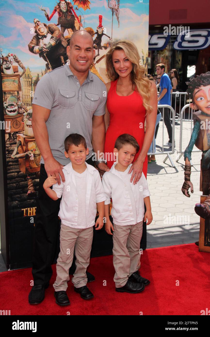 LOS ANGELES - SEP 21 : Tito Ortiz, Amber Miller au 'The Boxtrolls' Los Angeles Premiere à Universal City Walk le 21 septembre 2014 à Los Angeles, CA Banque D'Images