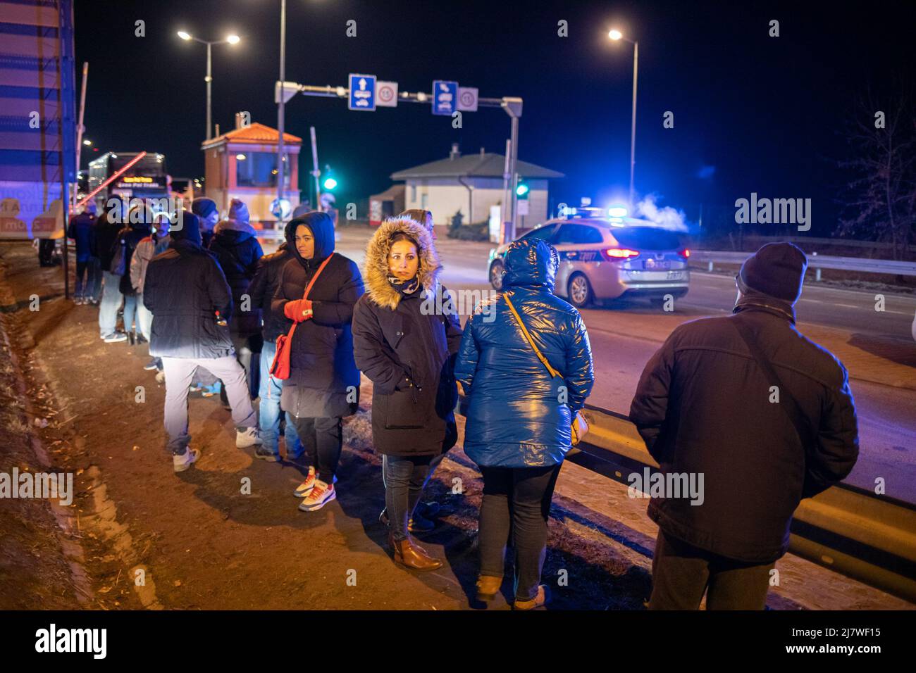 Simon Becker / le Pictorium - réfugiés ukrainiens à la frontière polonaise - 5/3/2022 - Pologne / Hrebenne - personnes en attente de parents et d'amis Banque D'Images