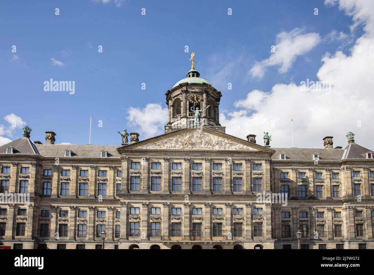 koninklijk paleis ou palais royal sur la place du barrage dans le centre-ville d'amsterdam hollande Banque D'Images