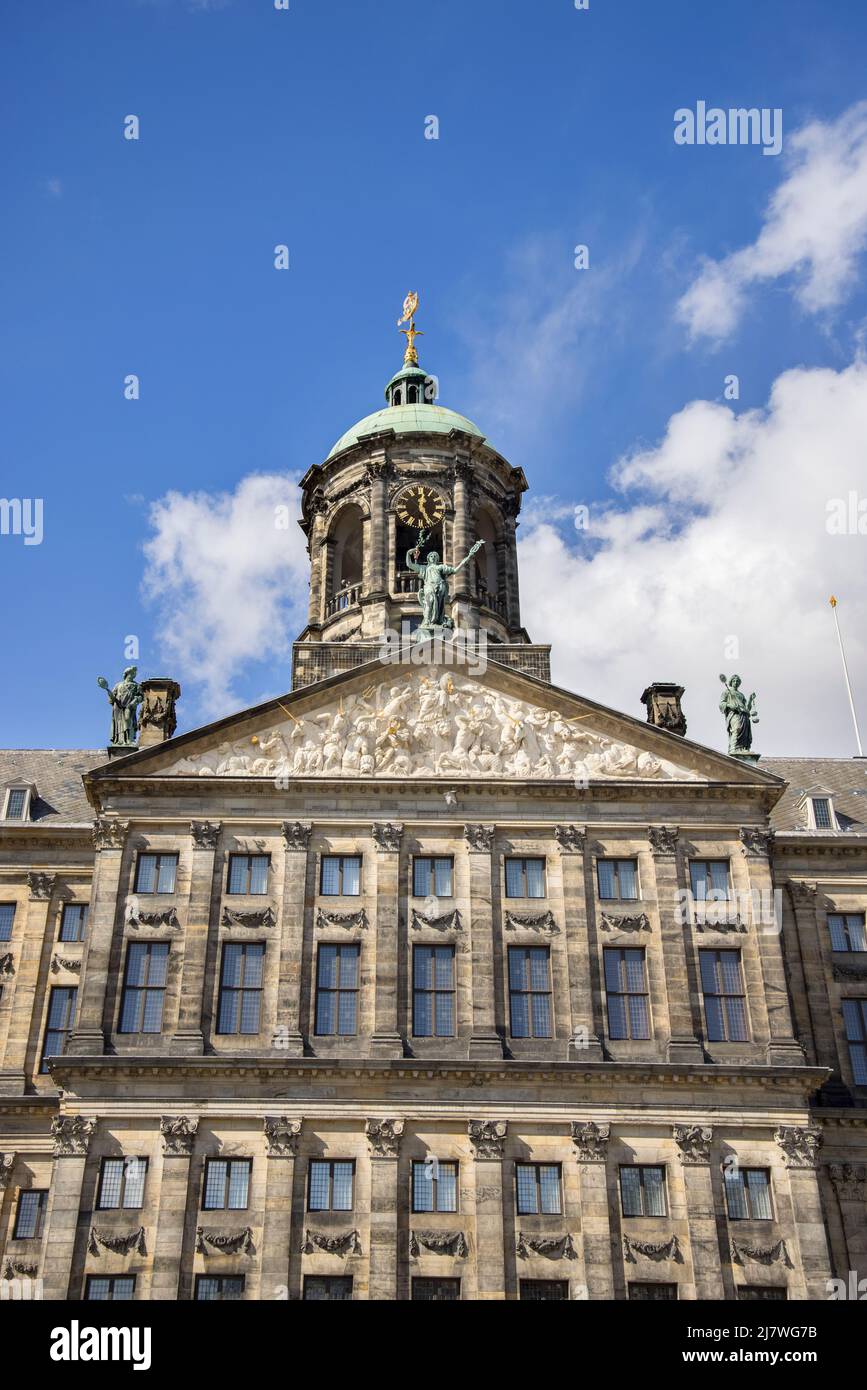 koninklijk paleis ou palais royal sur la place du barrage dans le centre-ville d'amsterdam hollande Banque D'Images