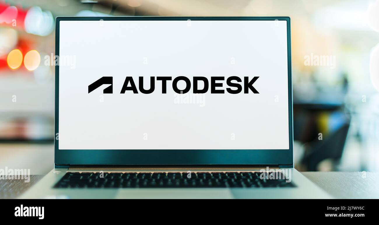 POZNAN, POL - APR 7, 2022: Ordinateur portable affichant le logo d'Autodesk, un producteur américain de logiciels pour l'architecture, l'ingénierie, la construction Banque D'Images