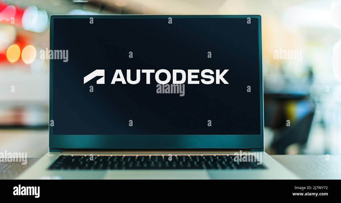 POZNAN, POL - APR 7, 2022: Ordinateur portable affichant le logo d'Autodesk, un producteur américain de logiciels pour l'architecture, l'ingénierie, la construction Banque D'Images