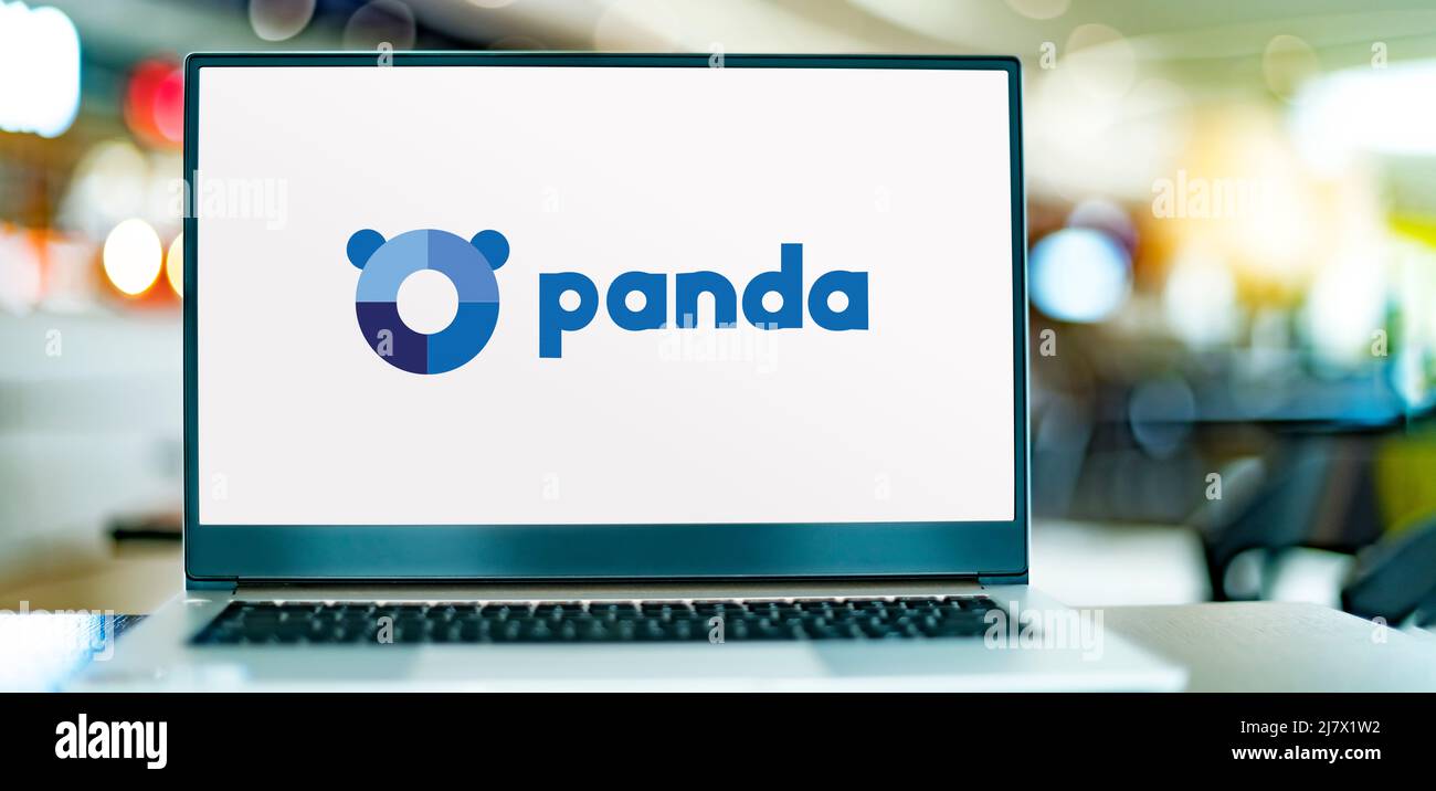 POZNAN, POL - APR 7, 2022: Ordinateur portable affichant le logo de Panda Security, une société espagnole de logiciels de cybersécurité qui se spécialise dans la création de relations publiques Banque D'Images