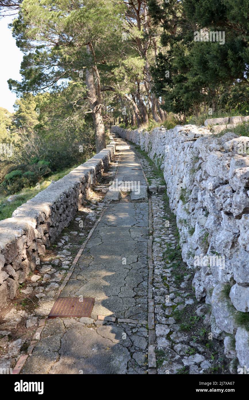 Capri – Tratto di via Tiberio salendo verso Villa Jovis Banque D'Images