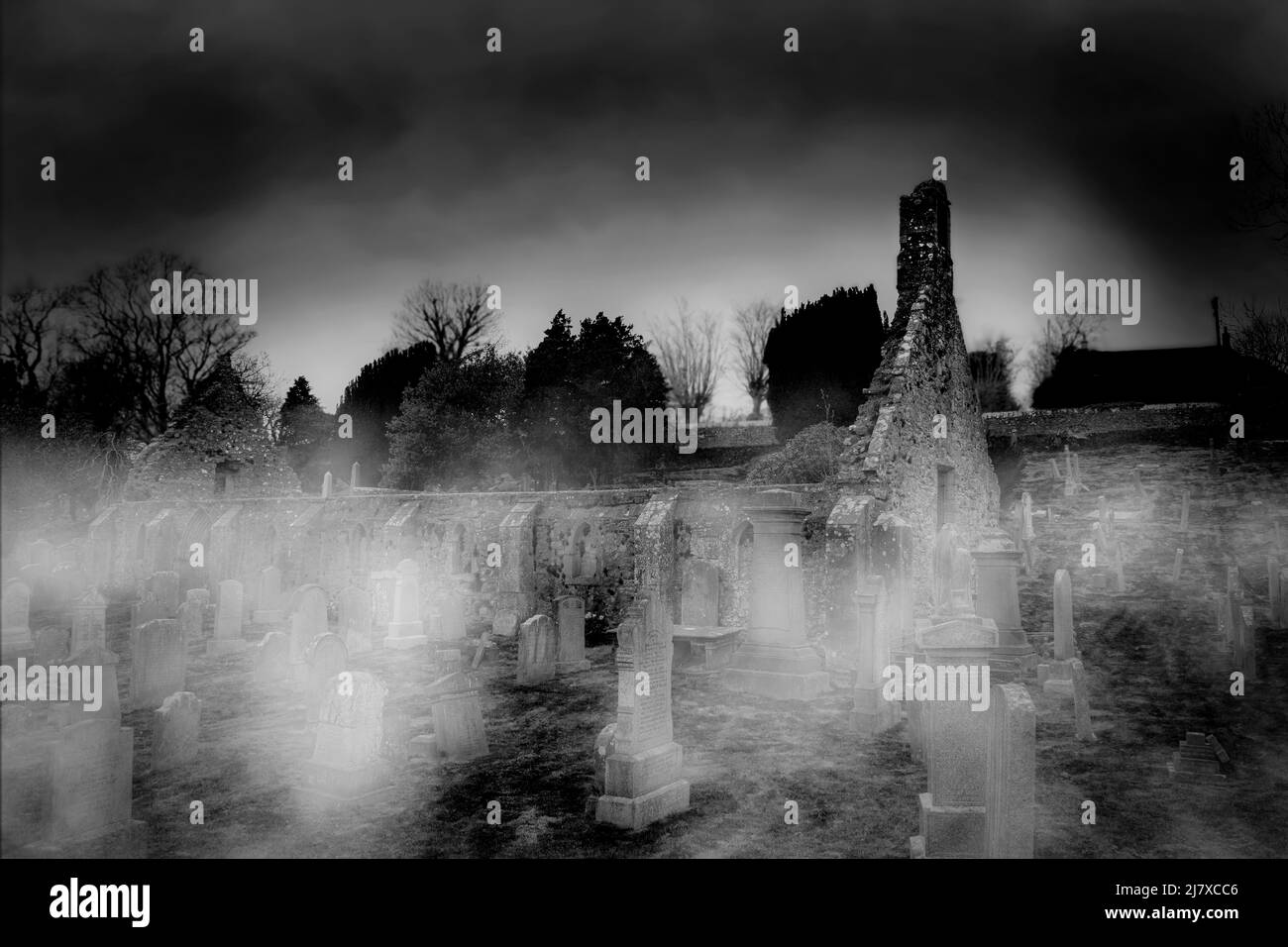 Vue sinistre et sinistre de Kirkoswald Old Chruch, Ayrshire, Scotlald, lieu de sépulture des personnages: Immortalisé dans le poème de Robert Burns Tam 0'Shhanter Banque D'Images
