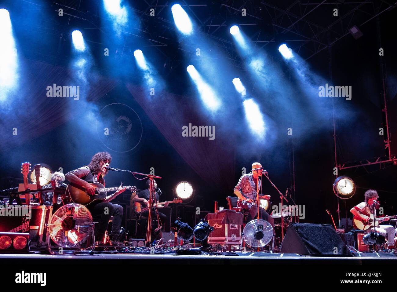 Negrita, un groupe de pop-rock italien, se produit au Castello Scaligero di Villafranca le 23rd juillet 2021 pour sa tournée « la Teatrale Summer tour ». Banque D'Images