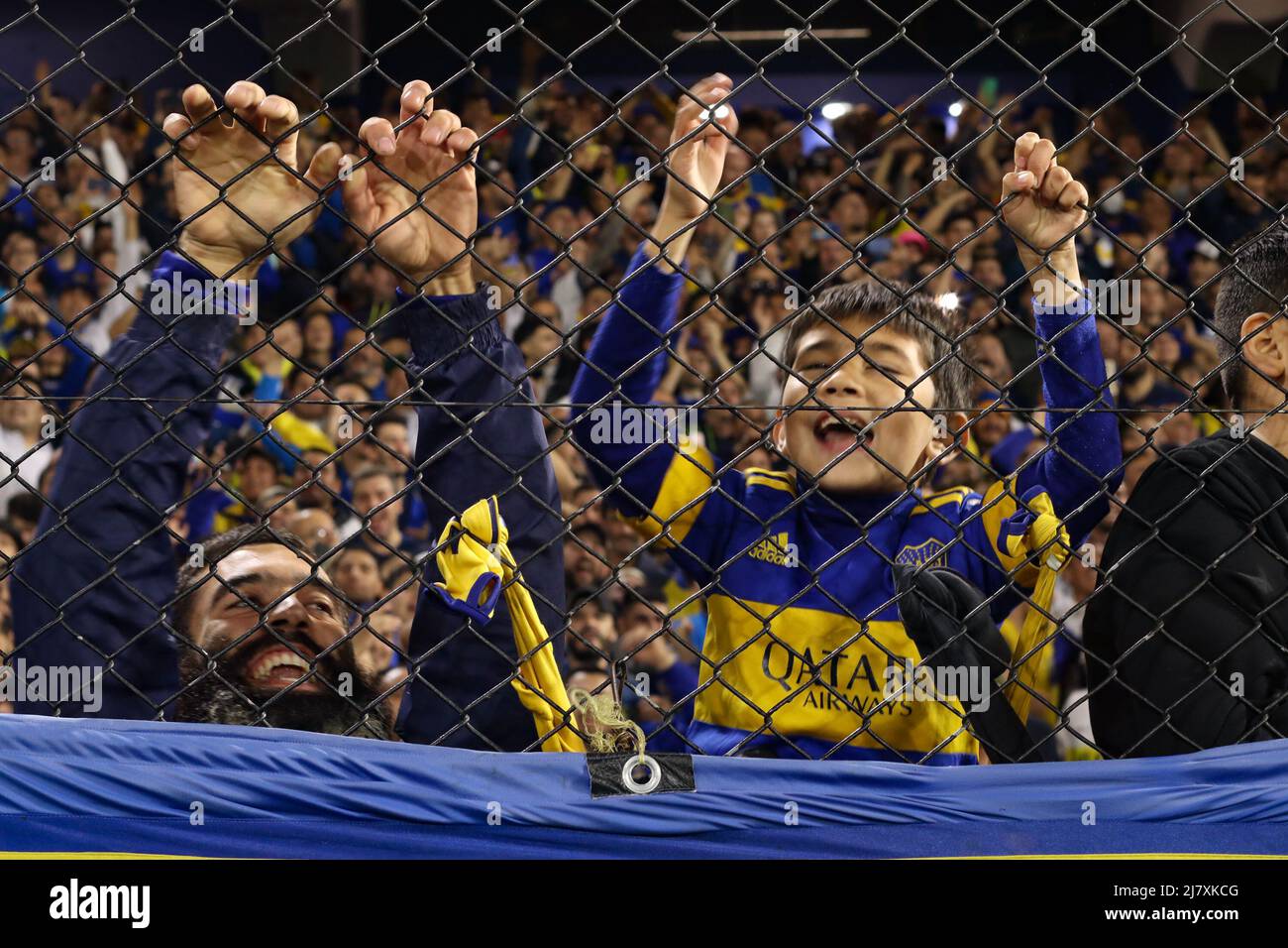 BUENOS AIRES, 10.05.2022: Boca JRS et Défense et Justice se rencontrent pour les quarts de finale de la Ligue professionnelle Argentine dans le stade de la Bombonera Banque D'Images