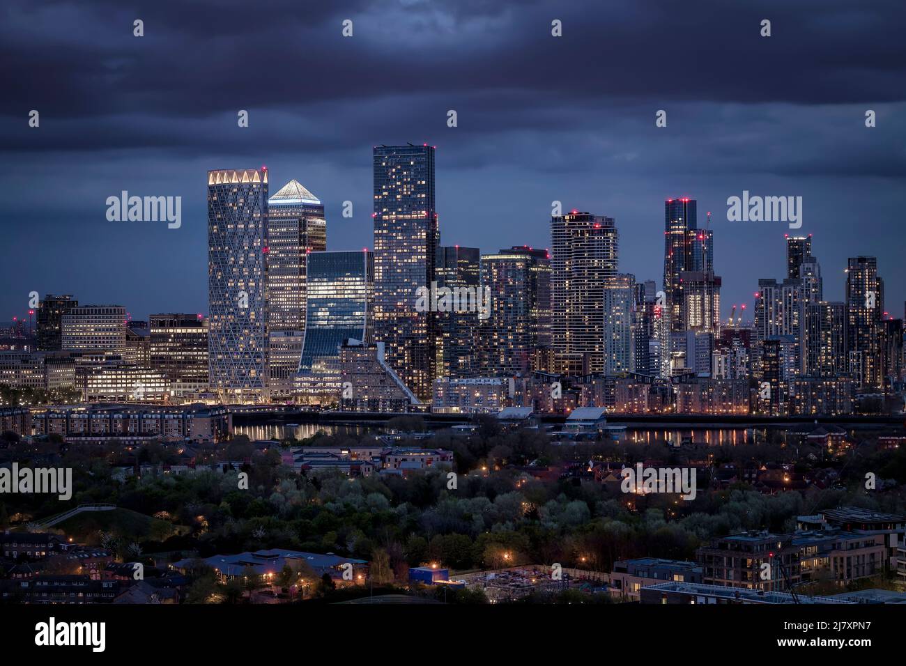 Vue imprenable sur les gratte-ciels du quartier financier de Canary Wharf Banque D'Images