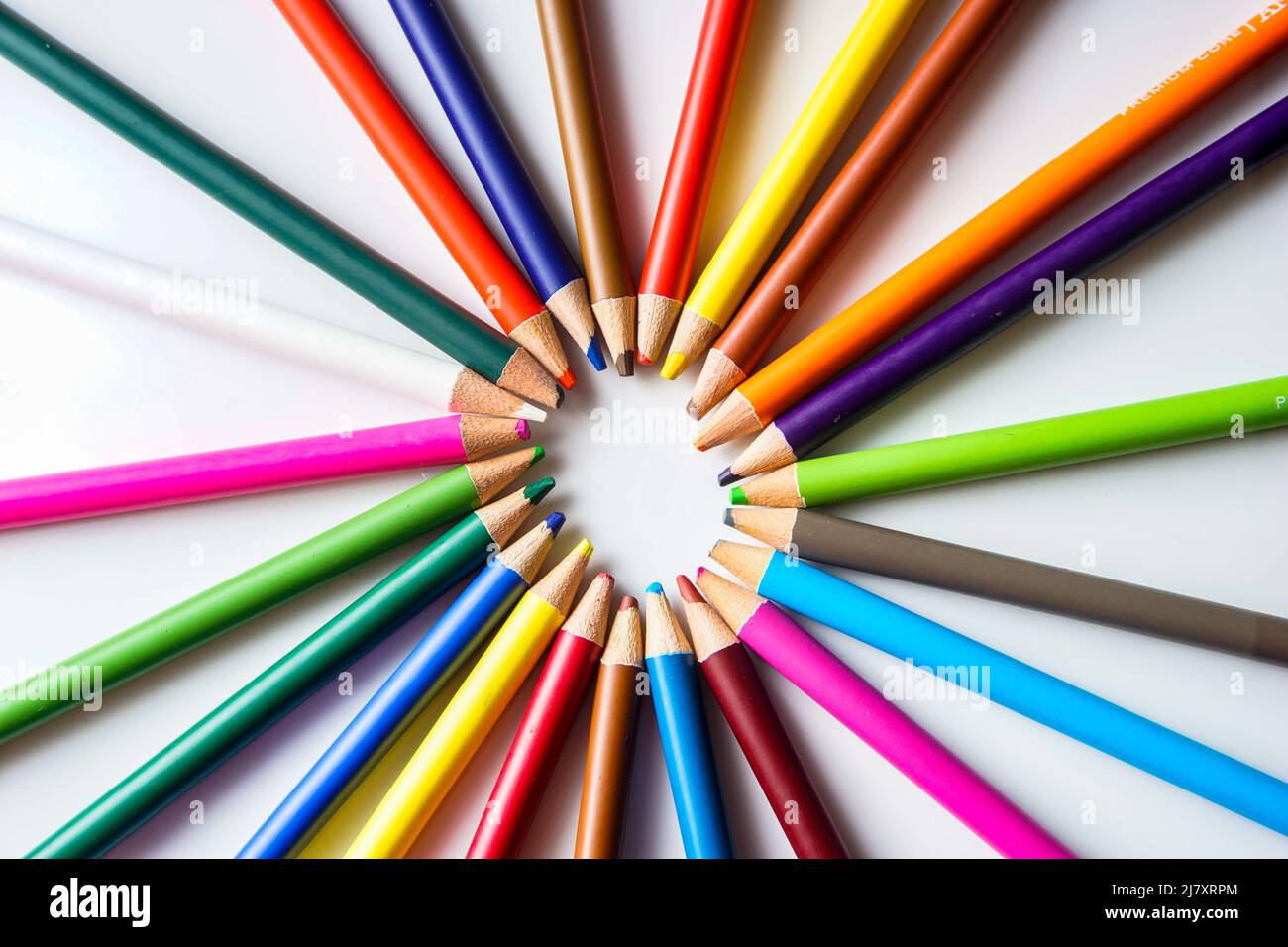 crayons de couleur avec fond blanc Banque D'Images