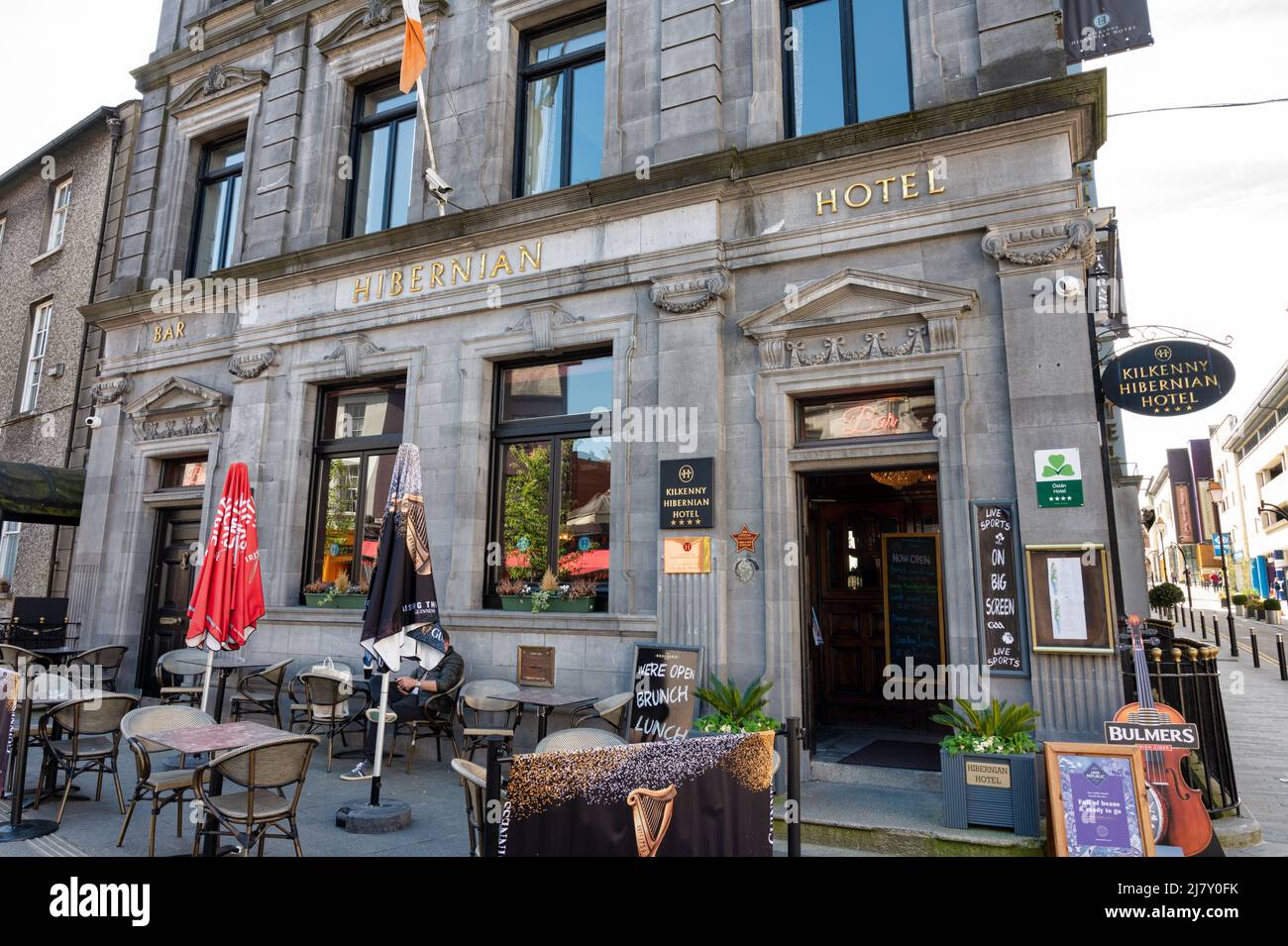 Kilkenny, Irlande - 20 avril 2022 : l'hôtel Hibernian à Kilkenny, Irlande. Banque D'Images